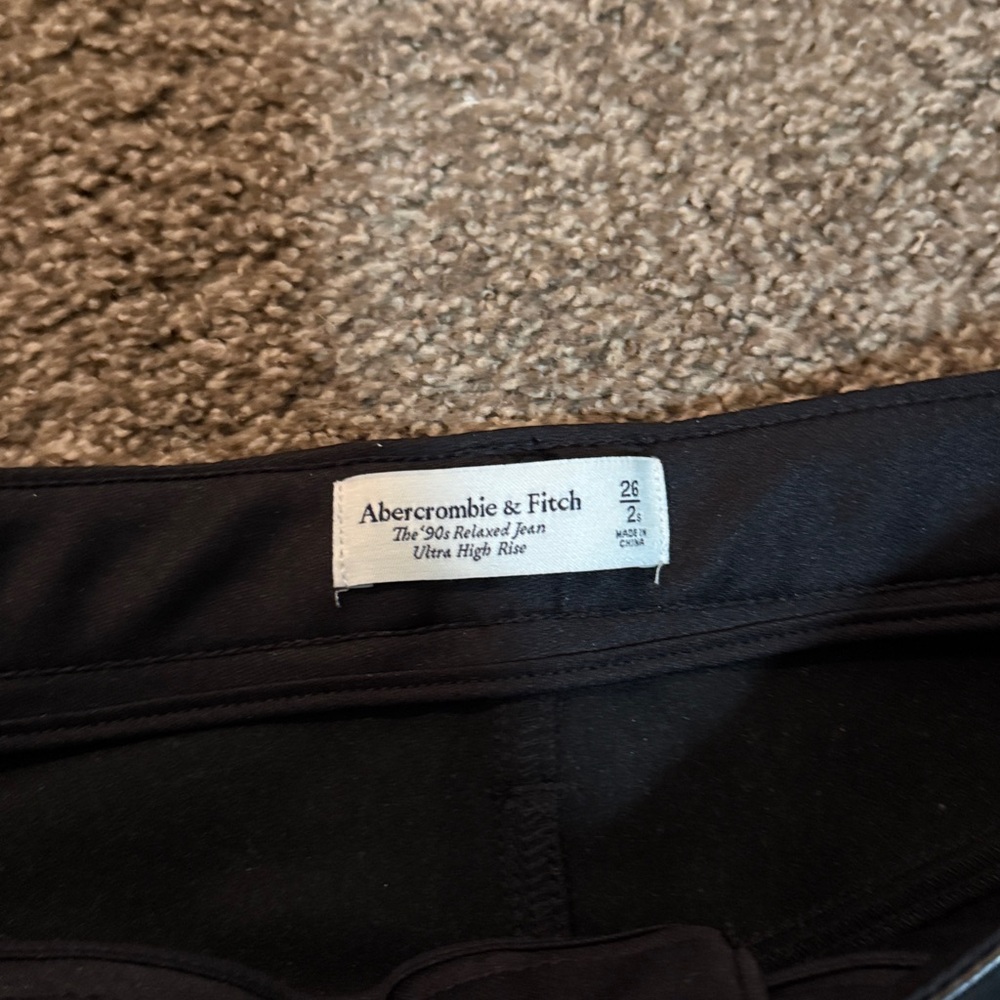 Abercrombie 90s relaxed, ultra high-rise leather pant size 2 short - Picture 2 of 3